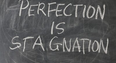 Perfectionism and anxiety: The terrible duo making lives a living hell. How to let go of that obsession of always wanting to be perfect? Challenge accepted!